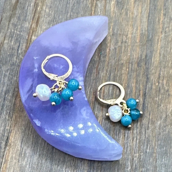 Pearls and apatite dangle confetti chandelier gold earrings - Picture 1 of 1